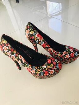 nove len vyskusane krasne topanky na 13cm opatku,v.d 24cm