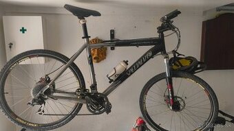 Krásny pánsky bajk značky Specialized Hardrock