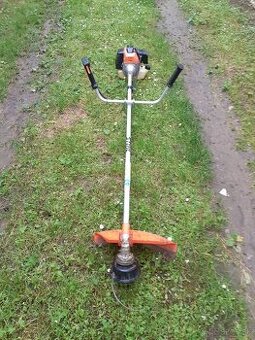 Krovinorez stihl 130.