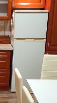 Predám chladničku s mrazničkou Samsung calex