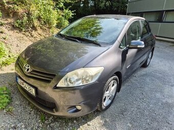TOYOTA AURIS 1.6 97 kW Valvematic