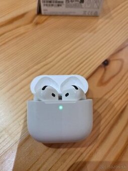 Apple AirPods 4
