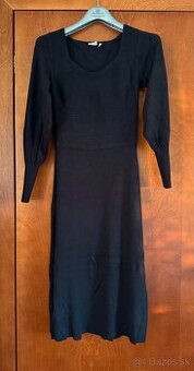 Úpletové čierne šaty