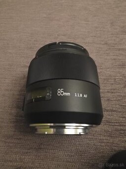 Meike 85mm f/1.8 AF (Canon EF)