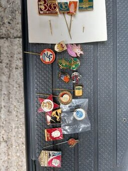 Rôzne staré odznaky