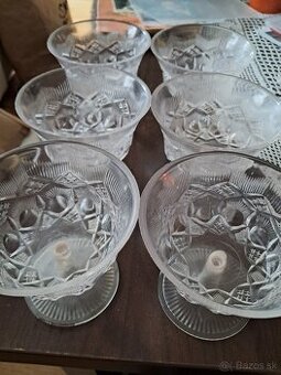 Plastové poháre na zmrzlinu - retro