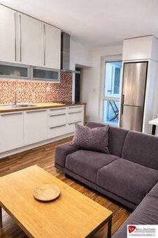 Prenájom 3-izb.byt,85m2, loggia, parkovnie, Bratislava-Staré