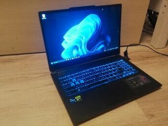 Herný notebook MSI Cyborg A12V – RTX 4050 / 16GB RAM / 144Hz
