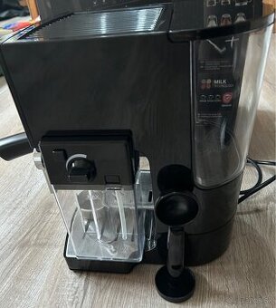 Predám ( kávovar, grafické karty, disky R16)