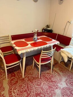 Retro kuchynská zostava – rohová lavica, stôl, stoličky