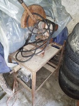 Predam rozbrusovacku velkú vhodnu na ocel ako aj dlazbu
