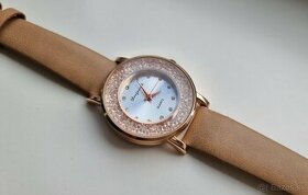 Nové dámske elegantné a štýlové QUARTZ hodinky