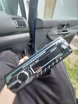 Auto radio