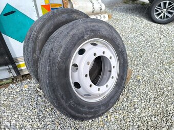 Pneu,pneumatiky,kolesá Vodiace 275/70R22,5.