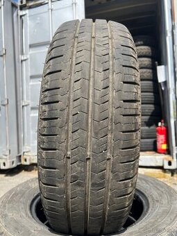 215/70R15C 109/107S Nexen CT8 letne