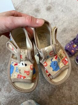 Detske papuce rak 20 + fialove 21 (Deichmann)