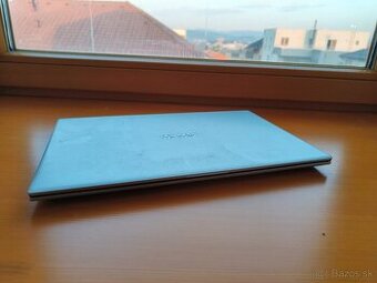 ASUS VivoBook X512U