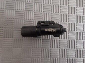Predám svietidlo Surefire X300U-A