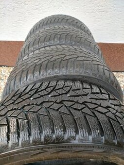 Zimne pneu Nokian Wrd4 215/45 r 16