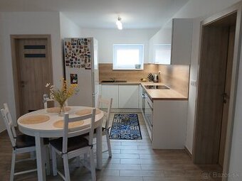 4i zrekonštruovaný dom 15 min. od PN ihneď k nasťahovaniu - 1