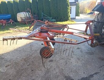 Zhrňovač Deutz-Fahr