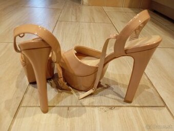 Predam lodicky na platforme