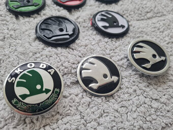 ŠKODA LOGO do volantu 43mm CHROM / 46mm FAREBNE.