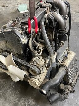 Predám motor nissan patrol y61 2.8td 95kw