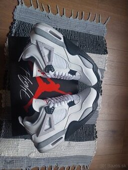 Jordan 4 Retro White cement