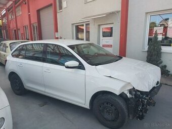 Škoda Rapid 1,0tsi 81kw kód : CHZC806060 spaceback