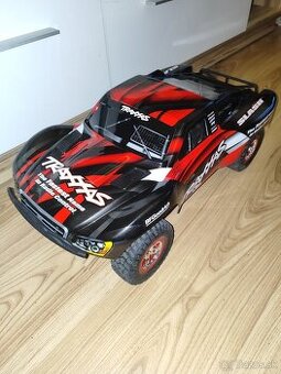 RC Auto Traxxas Slash  1:10