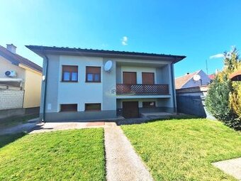 Predaj priestranného 4i RD s garážou, altánkom a veľkou záhr