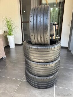 235/35 R19 DUNLOP SPORT MAXX RT2
