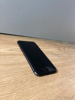 Predám ako nový iPhone 8 - Space grey - 64 Gb