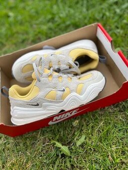 Tenisky Nike Tech hera