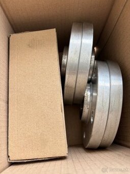 sada podloziek Volvo 5x108 aj srouby