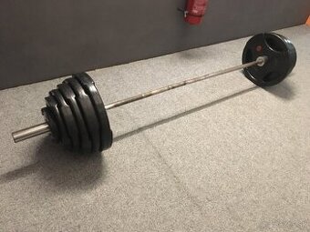 Olympijská tyč naložená 155kg