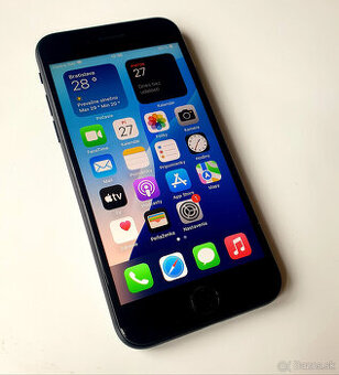 iPhone SE 2020 64 GB čierny veľmi pekný stav