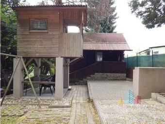 SPEKTRUM REALITY- Na Predaj záhradná chata s pozemkom 464 m2 - 1