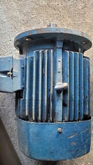 Elektromotory 4 kw 950ot/min a 4 kw 2900 ot/ min - 1