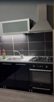 PREDÁM KOMPLET KUCHYŇU + SPOTREBIČE