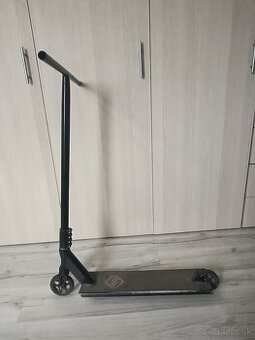 Freestyle kolobežka Striker Gravis S