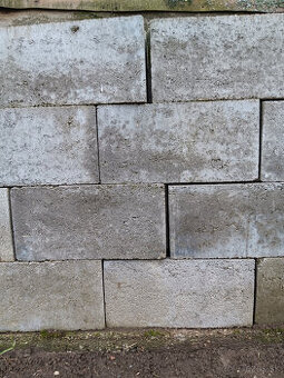 Predám betónové kocky