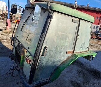PREDAM KOMPLETNU KABINU NA TRAKTOR ZETOR-JOHN DEERE