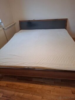 Darujem posteľ