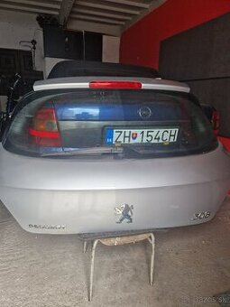 Peugeot 308 zadne 5dvere strieborne