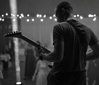 Gitarista hľadá kapelu