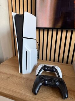 Playstation 5 s mechanikou + 2x Dualsense joystick