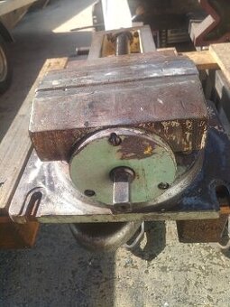 Strojný zverák otocny 80 kg