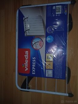 Sušiak na bielizeň s ramenami